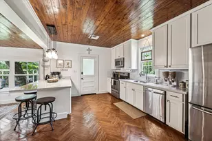 305 W Alamo St, Brenham, TX 77833 - Photo 6