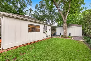 10026 Meadow Lake Ln, Houston, TX 77042 - Photo 34