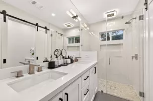 10026 Meadow Lake Ln, Houston, TX 77042 - Photo 42