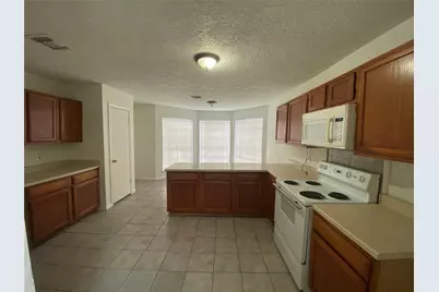 7315 Puerta Vallarta Drive, Houston, TX 77083 - Photo 6