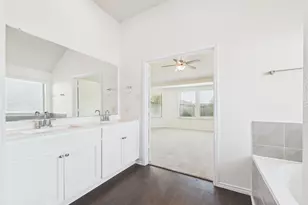 2002 Brisa Ln, Mont Belvieu, TX 77523 - Photo 18