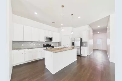 2002 Brisa Lane, Mont Belvieu, TX 77523 - Photo 8