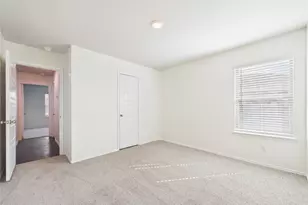 2002 Brisa Ln, Mont Belvieu, TX 77523 - Photo 4