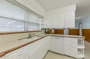 705 Dunwick Ln, Pasadena, TX 77502 - Photo 10