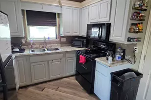 1719 50th St, Galveston, TX 77551 - Photo 6