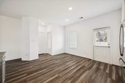 7306 Parkview Drive, Hitchcock, TX 77563 - Photo 14