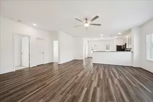 7306 Parkview Dr, Hitchcock, TX 77563 - Photo 2