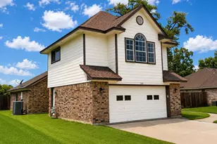109 Concord Ave, Clute, TX 77531 - Photo 2