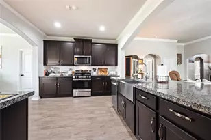 221 Gigi Pl, Alvin, TX 77511 - Photo 12
