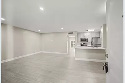 2121 Fountain View Drive #29, Houston, TX 77057 - Photo 4