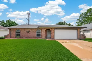 2003 Kingsway Dr, League City, TX 77573 - Photo 1