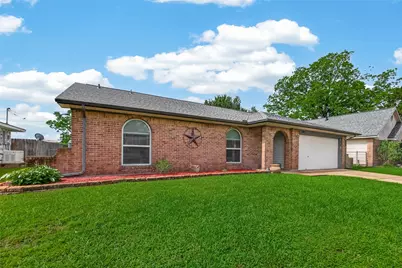 2003 Kingsway Drive, League City, TX 77573 - Photo 2