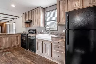 37 Riverside Ln, Huntsville, TX 77320 - Photo 8