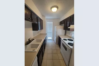 215 Post Office Street #104, Galveston, TX 77550 - Photo 4