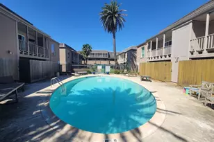 215 Postoffice St, Galveston, TX 77550 - Photo 24