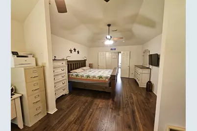 904 E Wilkins Street, Angleton, TX 77515 - Photo 10
