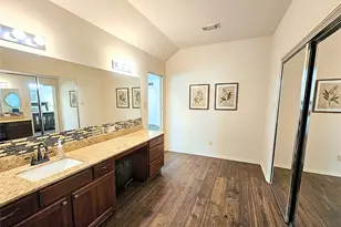 904 E Wilkins St, Angleton, TX 77515 - Photo 12