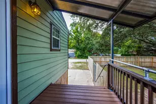 1200 W Phillips St, Alvin, TX 77511 - Photo 20
