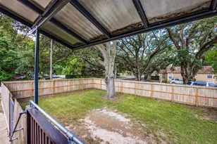 1200 W Phillips St, Alvin, TX 77511 - Photo 2