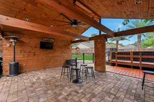 1018 Londonderry Ave, Friendswood, TX 77546 - Photo 30