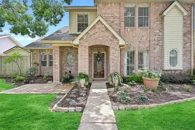 1018 Londonderry Avenue, Friendswood, TX 77546 - Photo 1