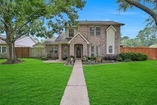 1018 Londonderry Ave, Friendswood, TX 77546 - Photo 1