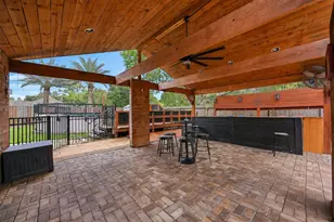 1018 Londonderry Ave, Friendswood, TX 77546 - Photo 30