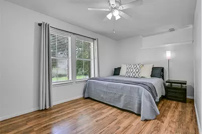 1018 Londonderry Avenue, Friendswood, TX 77546 - Photo 24