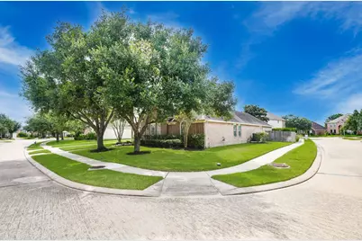 2502 Quiet Lake Court, Pearland, TX 77584 - Photo 2