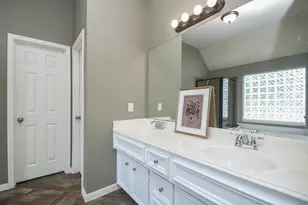2502 Quiet Lake Ct, Pearland, TX 77584 - Photo 16