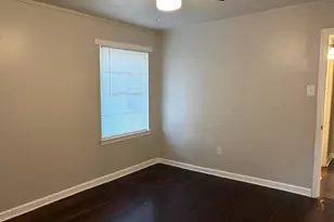 5818 Glenhurst Dr, Houston, TX 77033 - Photo 12