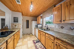 374 W Lake Shore Dr, Livingston, TX 77351 - Photo 6