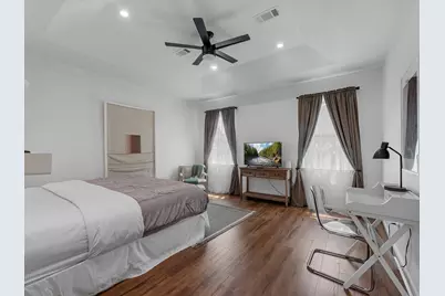 2006 Chesapeake Street, Baytown, TX 77520 - Photo 18