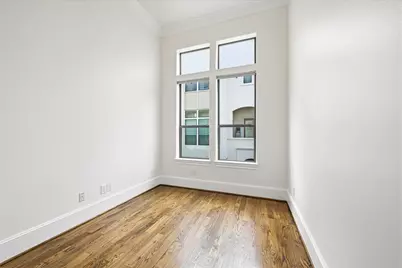 5716 Kansas St #B, Houston, TX 77007 - Photo 8