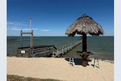 4715 W Bayshore Drive, Bacliff, TX 77518 - Photo 14