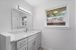 205 Elmwood St, Huntsville, TX 77320 - Photo 24