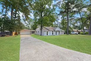 205 Elmwood St, Huntsville, TX 77320 - Photo 2