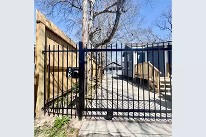 116 E Jack Street #1/2, Baytown, TX 77520 - Photo 8