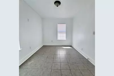 116 E Jack Street #1/2, Baytown, TX 77520 - Photo 6