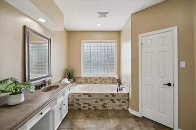 2919 Forest Garden Drive, Kingwood, TX 77345 - Photo 14