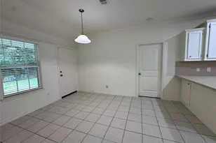 322 Greenleaf St, Huntsville, TX 77340 - Photo 10