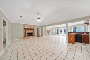 16121 Singapore Ln, Jersey Village, TX 77040 - Photo 12