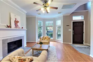 2104 Gillette St, Houston, TX 77006 - Photo 10