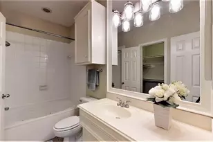 2104 Gillette St, Houston, TX 77006 - Photo 26