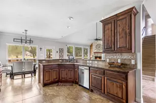 1922 Shark Ct, Crosby, TX 77532 - Photo 16