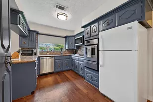 7615 Azalea St, Houston, TX 77023 - Photo 12