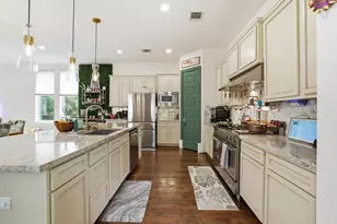 215 Avondale St, Houston, TX 77006 - Photo 10