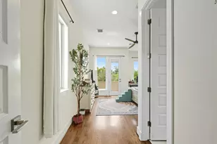215 Avondale St, Houston, TX 77006 - Photo 20