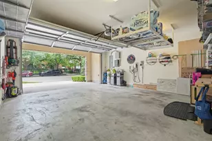 215 Avondale St, Houston, TX 77006 - Photo 26