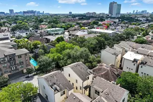 215 Avondale St, Houston, TX 77006 - Photo 34